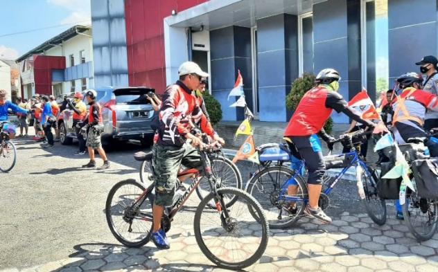 Menyambut Hari Anti Narkotika Internasional, BNNK dan BNNP Jabar Bersama Komunitas Sepeda Mengajak Masyarakat Untuk Memerangi Narkoba