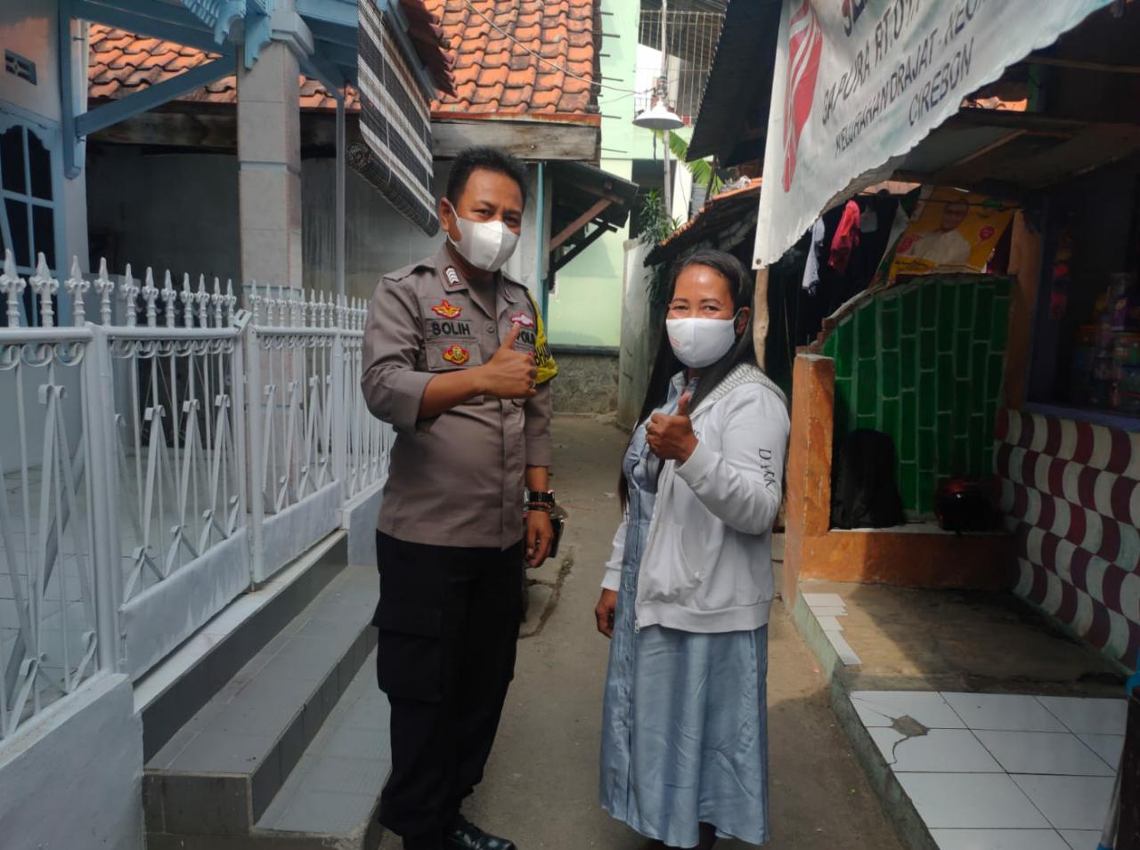 Tekan penyebaran Covid-19, Bhabin Kebon Baru Polsek Utbar Polres Ciko Himbau dan Bagikan Masker Pada Warga Dimasa Pandemi