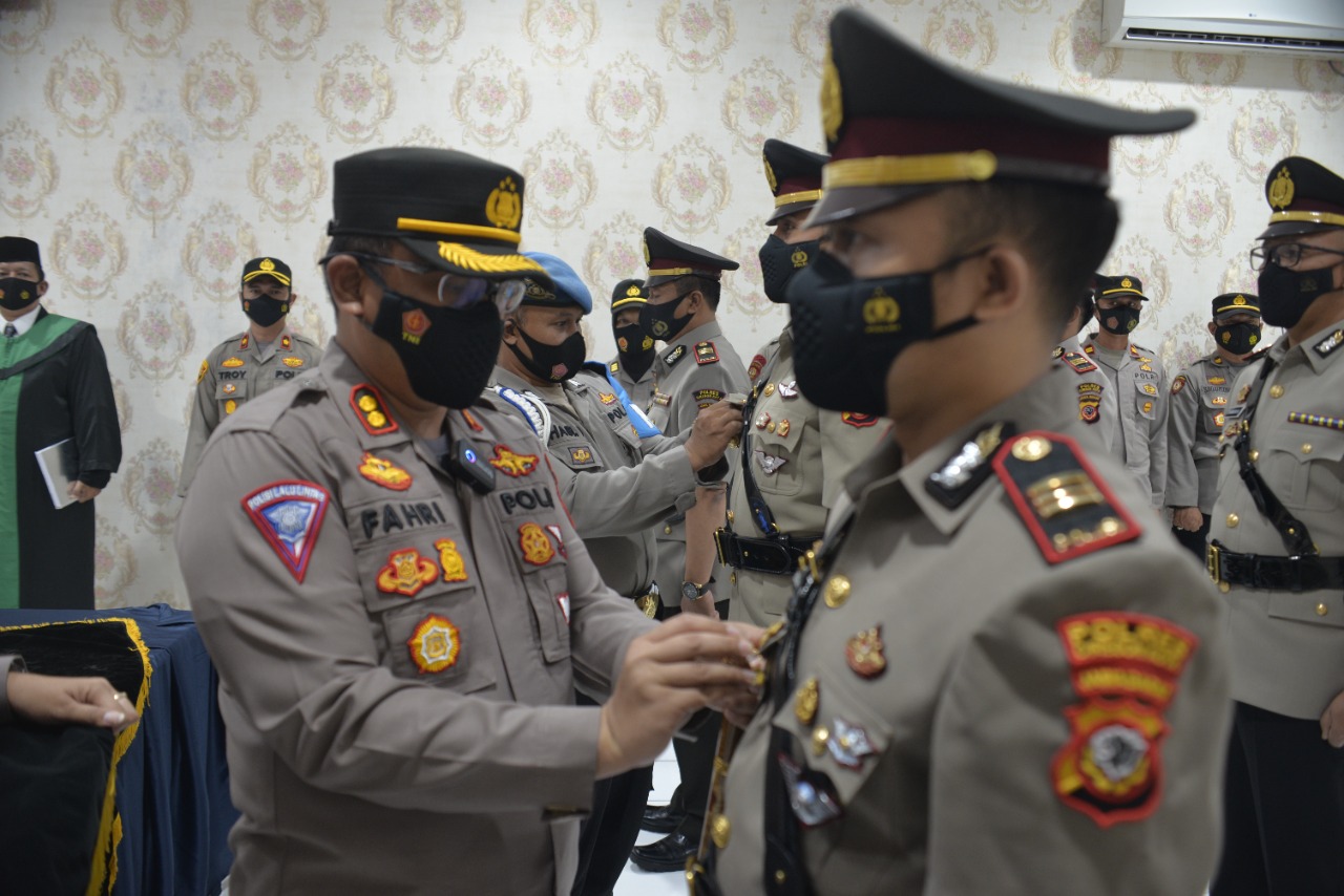 Kapolres Cirebon Kota pimpin pelantikan Kabag Ops serta sertijab Kasat Lantas, Kasat Narkoba, dan Kasat Intel