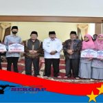 Pemkab Agam Serahkan Bonus Kepada Kafilah Daerah Yang Berhasil Meraih Prestasi Di MTQN Tingkat Sumatera Barat