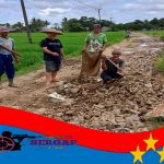 Masyarakat Desa Sukaresmi Gotong Royong secara Swadaya 