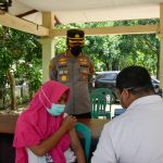 Kapolresta Cirebon Monitoring Vaksinasi Massal di Desa Bakung Kidul