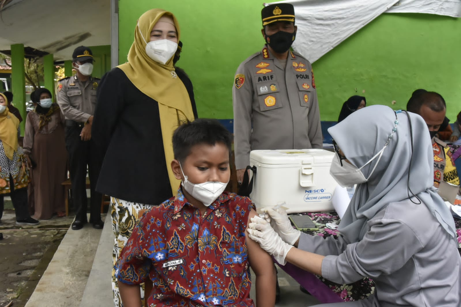 Kapolresta Cirebon Pantau Vaksinasi Covid-19 bagi Anak Usia 6 - 11 Tahun