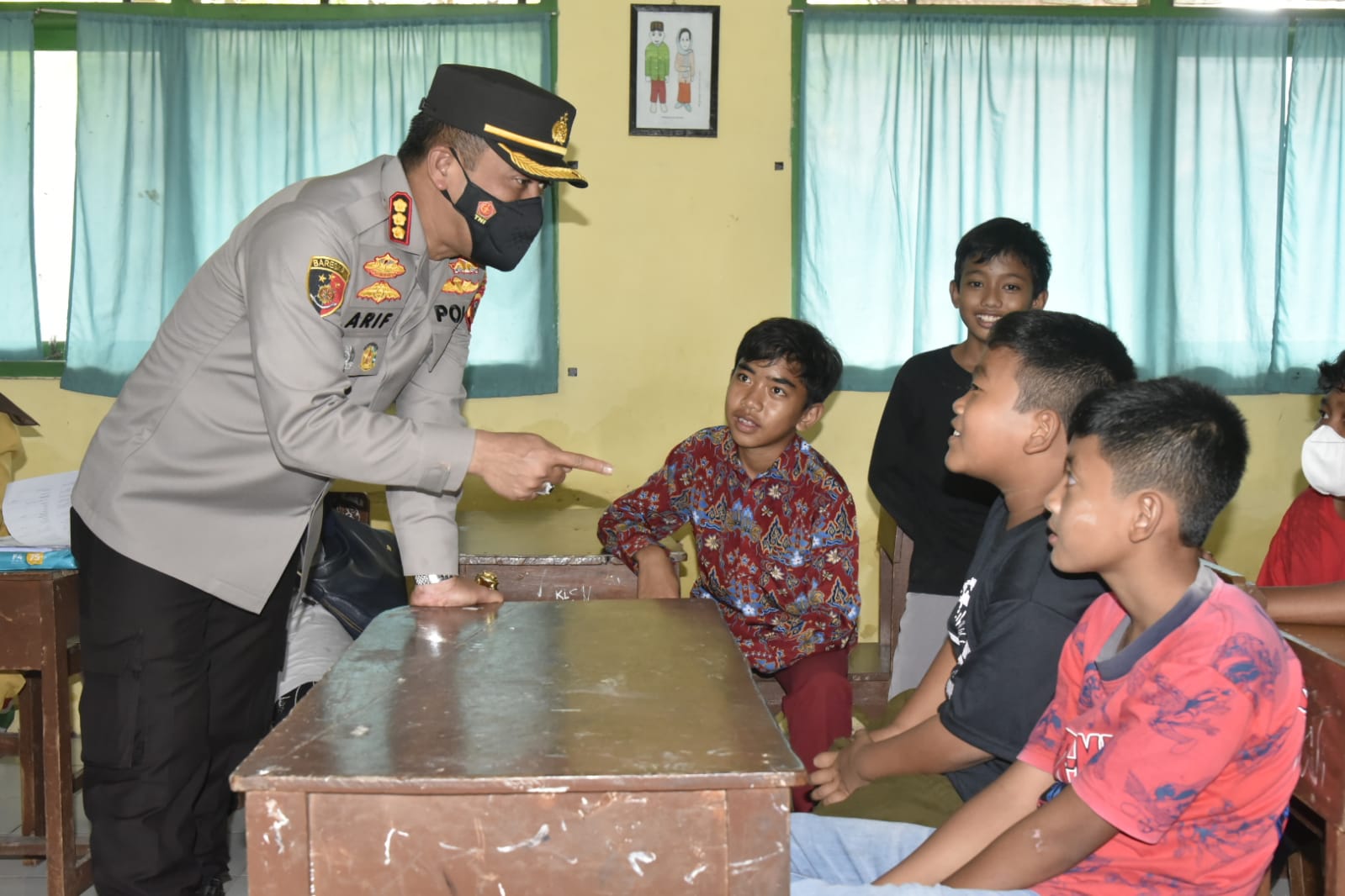 Kapolresta Cirebon Pantau Vaksinasi Covid-19 bagi Anak Usia 6 - 11 Tahun