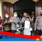 Kabiddokkes Polda Jabar Bersama Kapolres Tasikmalaya Kota Ikuti Zoom Cloud Meeting Pimpinan Kapolda Jabar Dan Pantau Vaksinasi di Aspol Bojong