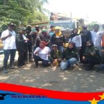 Bank Sampah Latanza Giat Bersihkan Sampah Yang Dibuang Sembarangan Bersama Unit Pelaksana Teknis Dinas Wilayah 3 Cilamaya Wetan Kabupaten Karawang 