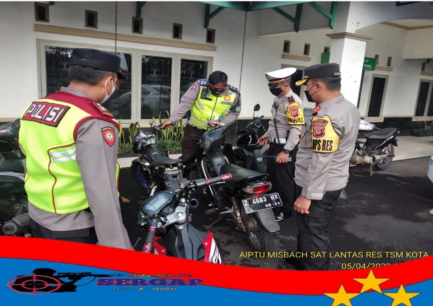 Saat Ngabuburit, Satlantas Polres Tasikmalaya Kota Tindak Pengendara  Sepeda Motor Knalpot Bising