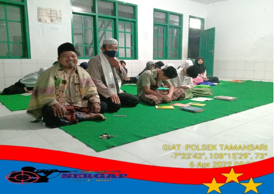 Kanit Binmas Polsek Tamansari Lakukan Pembinaan dan Penyuluhan Saat Kuliah Subuh