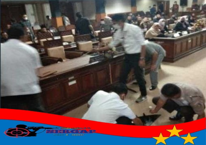 Rapat Paripurna Internal DPRD Kuningan Deadlock, Diwarnai Aksi Banting Meja