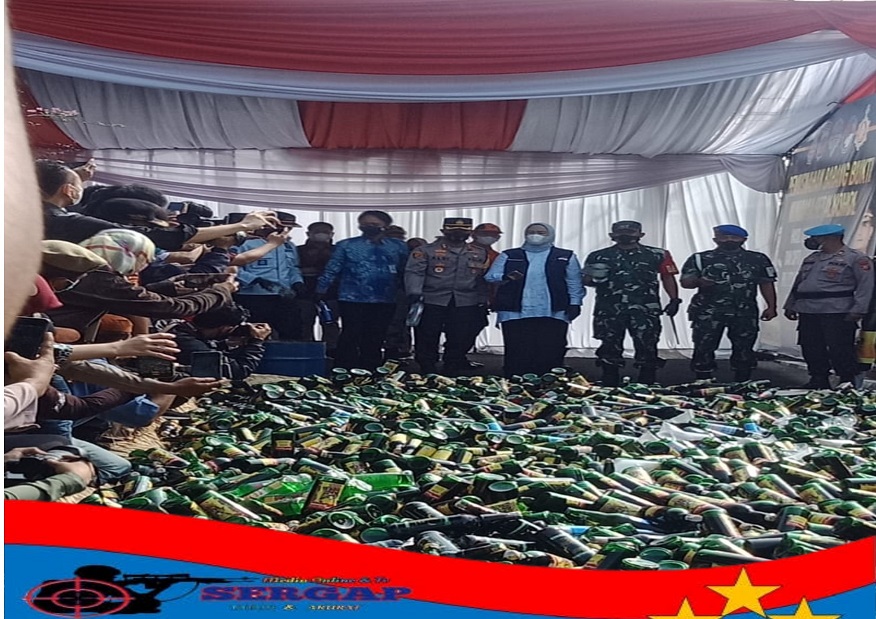 Polres Karawang Musnahkan Puluhan Ribu Miras Hasil Pekat 2022