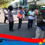 Tim Gabungan PPKM, Bagikan Masker dan Ingatkan Prokes