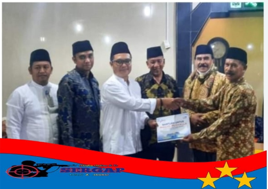 Bank Nagari Cabang Painan Salurkan Dana CSR Kepada Masjid Agung Indrapura