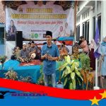 Pemdes Bersama Karang Taruna Desa Cirejag Kecamatan Jatisari Kabupaten Karawang Bagikan Takjil dan Santunan Anak Yatim Piatu