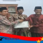 Giat Safari Ramadhan Pun Ardi Serahkan Bantuan Ke Musholla Komplek Anak Air Permai Batipuah Panjang