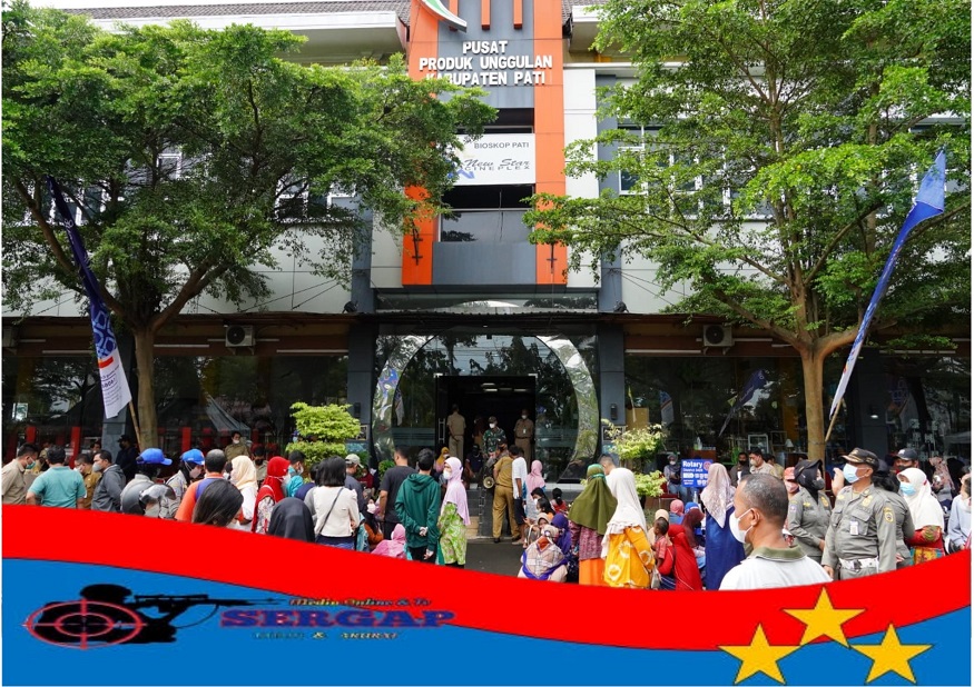 Gelar pasar murah di plaza pragolo pati di serbu warga