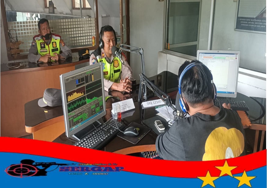 Sat Binmas Polres Tasik Kota Berikan Himbauan Kamtibmas dan Informasi Seputar Operasi Ketupat Lodaya 2022 Melalui Radio Buana Jaya FM