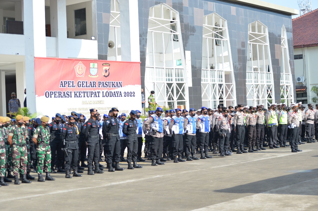 Polres Cirebon Kota Polda Jabar Apel Gelar Pasukan Ops Ketupat Lodaya 2022