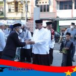 Bupati dan Wakil Bupati Kuningan Melaksanakan Shalat Hari Raya Idul Fitri 1443 H/ 2022 M Di Masjid Syiarul Islam