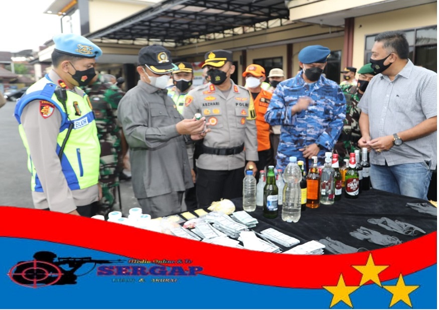 Kapolres Tasik Kota Pimpin Apel Kesiapan Malam Takbir dan Pemusnahan Barang Bukti