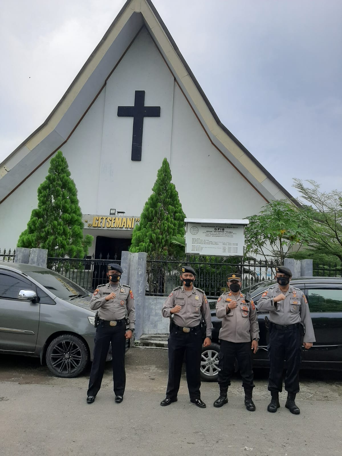 Personil Polres Ciko Berikan Jaminan Keamanan dan Kenyamanan Bagi Umat Nasrani