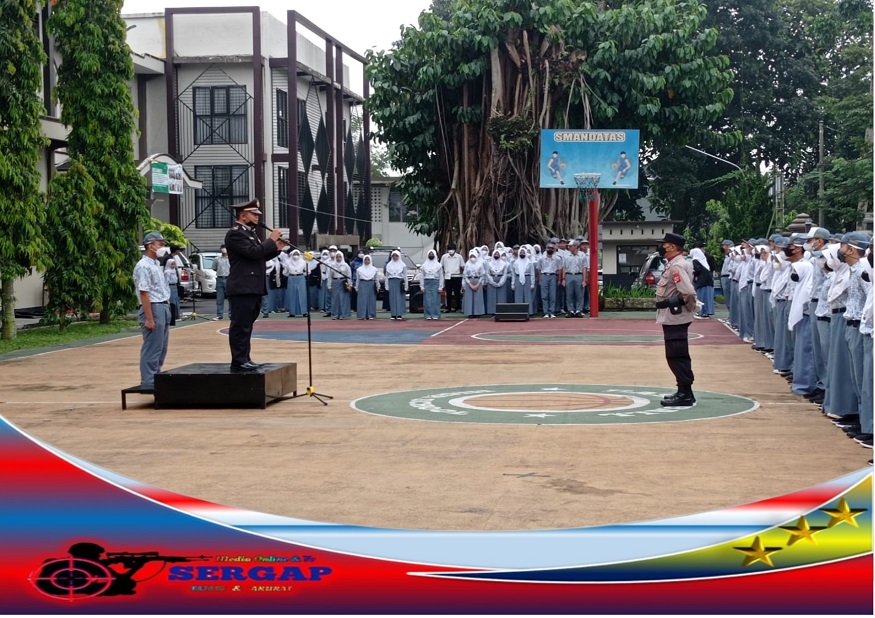 Kapolsek Indihiang Jadi Pembina Upacara Memperingati Hari Lahir Pancasila ke 77 dan Deklarasi Penolakan Aksi Geng Motor di Kampus SMAN 2 Kota Tasikmalaya