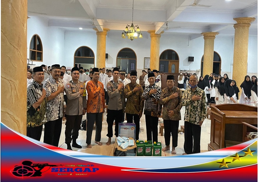 Satbinmas Polresta Banyuwangi Ajak Santri Tangkal Paham Radikalisme dan Terorisme