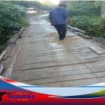 Miris Jembatan di Tanjungan - Cikeusik Terlihat Memprihatinkan Meski, "Bumi berputar zaman beredar"