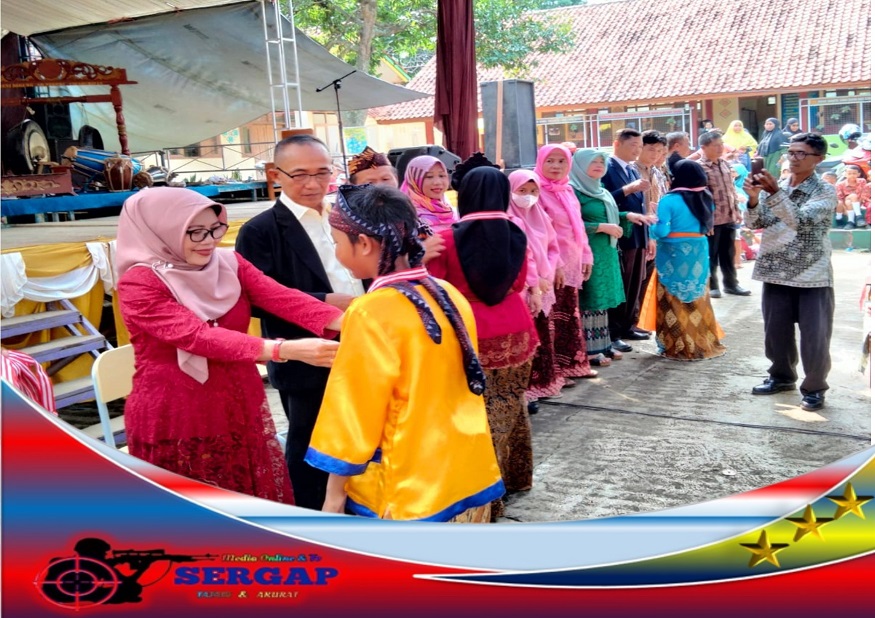 Pelepasan dan Perpisahan Guru Beserta Siswa/wi SDN Cikahuripan Bagi Peserta Didik Kelas XII Tahun Pelajaran 2021/22