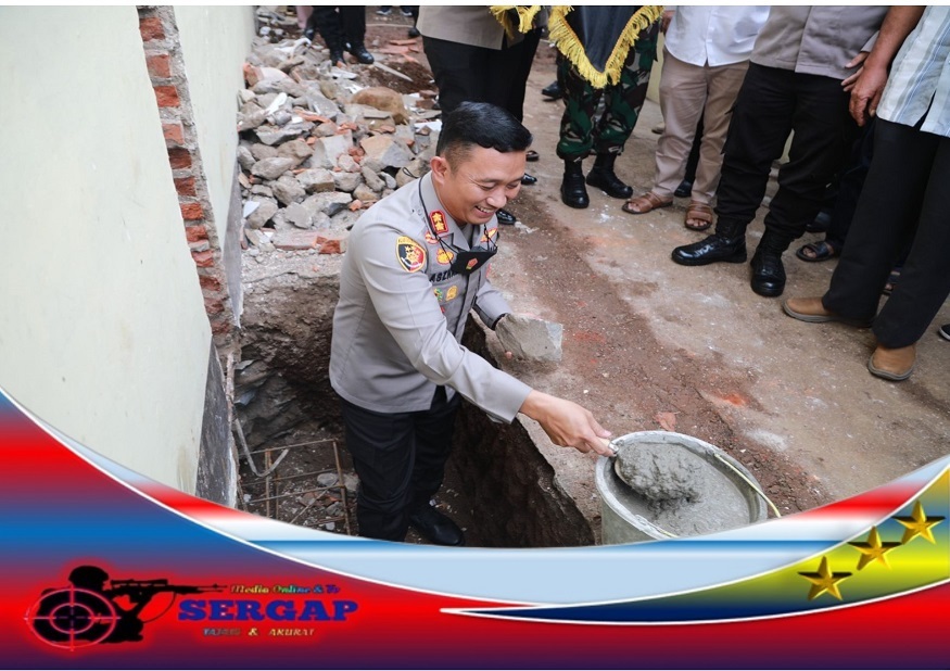 Menyambut HUT Bhayangkara ke 76, Kapolres Tasikmalaya Kota Melaksanakan Peletakan Batu Pertama Renovasi Mako Polsek Pagerageung