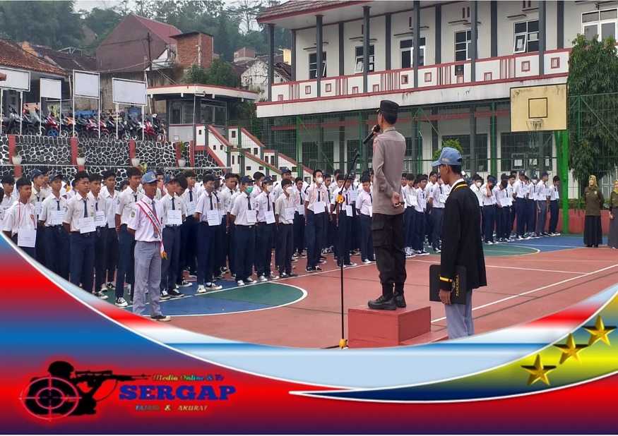 Kapolsek Kawalu Memberikan Materi Saat MPLS di SMAN 7 Kota Tasikmalaya