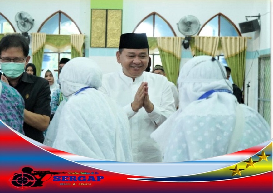 Pj Bupati Muara Enim Melepas Keberangkatan 177 Jemaah Calon Haji