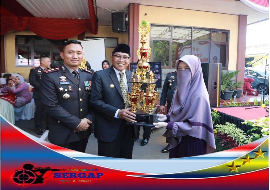 Juara Tahfidz Qur'an Dalam Rangka Hari Bhayangkara Ke-76, Terima Piala Bergilir Kapolres Tasikmalaya Kota