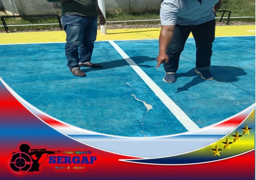 Belum Genap Satu Tahun Lapangan Volley Mulai Retak-retak dan Amburadul