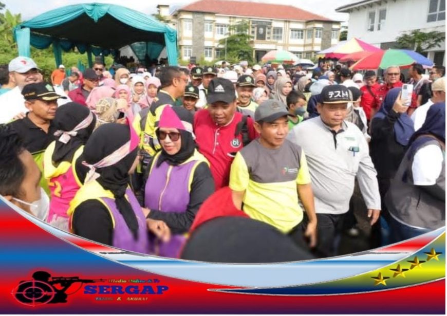 Bupati Acep Purnama Resmi Melepas Peserta Jalan Santai Kemenag ...