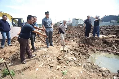 Wakil Ketua DPRD Kota Bandung Tinjau Proyek Pembangunan Yang Diaspirasikan Masyarakat