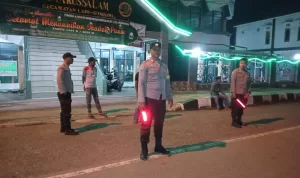 Jamin Rasa Aman Dan Nyaman Saat Beribadah, Polsek Lape Lakukan Pengamanan Sholat Tarawih