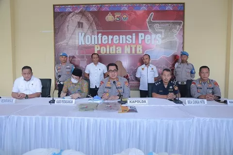 Polda NTB Berhasil Ungkap Kasus Tindak Pidana Perdagangan Pakaian Import Bekas