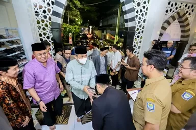 Safari Ramadan Wali Kota Bandung Ingatkan Masyarakat Untuk Berbagi