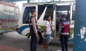 Sambangi Terminal, Personel Polres Sumbawa Himbau Pengemudi Tidak Ugal-ugalan