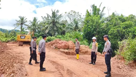 Terkait Pembangunan Irigasi Bintang Bano, Personil Polres Sumbawa Barat Lakukan Pengamanan