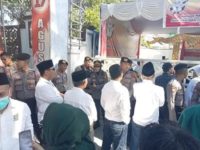 Polres Lombok Tengah Kawal Delapan Partai Peserta Pemilu 2024 Saat Melakukan Pendaftaran Bacaleg