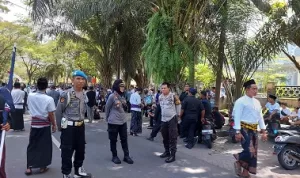 Polres Loteng Lakukan Pengawalan dan Pengamanan Pendaftaran Bacaleg di KPU