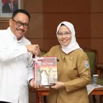 Pemkot Cimahi Terima Buku Citra Daerah Dari ANRI