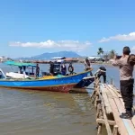 Perahu Boat Berpenumpang 9 Orang Dihantam Gelombang Gili Banta, Polres Bima Kota Gerak Cepat Evakuasi