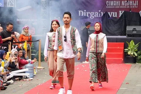 Peringati Hari Jadi ke 22, Pemkot Cimahi Gelar Fashion Show, Produk IKM dan Industri