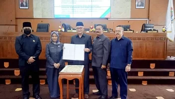 Sidang Paripurna DPRD Kota Cimahi Setujui Laporan Pansus 5