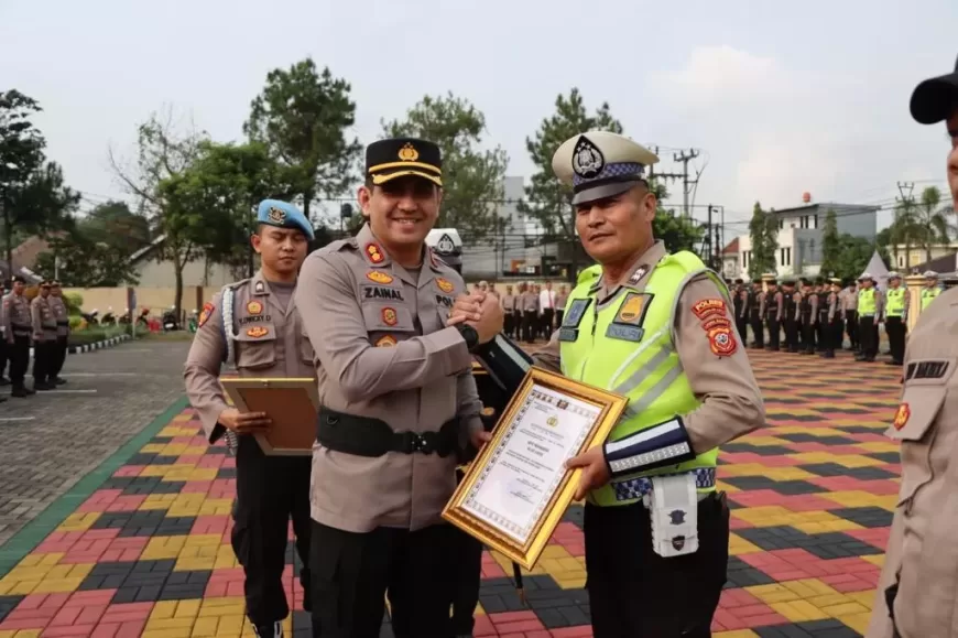 Kapolres Tasikmalaya Kota AKBP SY Zainal Abidin, Pimpin Upacara ...