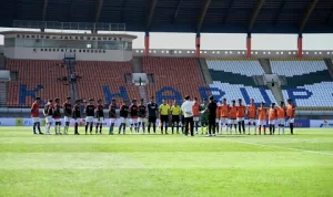 Ridwan Kamil Dampingi Presiden Tinjau Renovasi Stadion Si Jalak Harupat