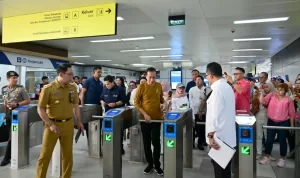 Gubernur Ridwan Kamil Dampingi Presiden Jokowi Tinjau LRT Jabodebek