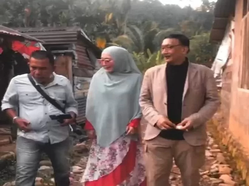 Rindu Sosok Hendrajoni, Membangun Dari Hati, Masyarakat IV Jurai Kembali Dukung Lisda Ke DPR RI. Rindu Sosok Hendrajoni, Membangun Dari Hati, Masyarakat IV Jurai Kembali Dukung Lisda Ke DPR RI.